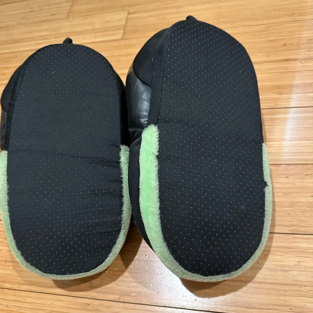 Black Sneaker Style Slippers Red Lining Green Sole One Size 6-11